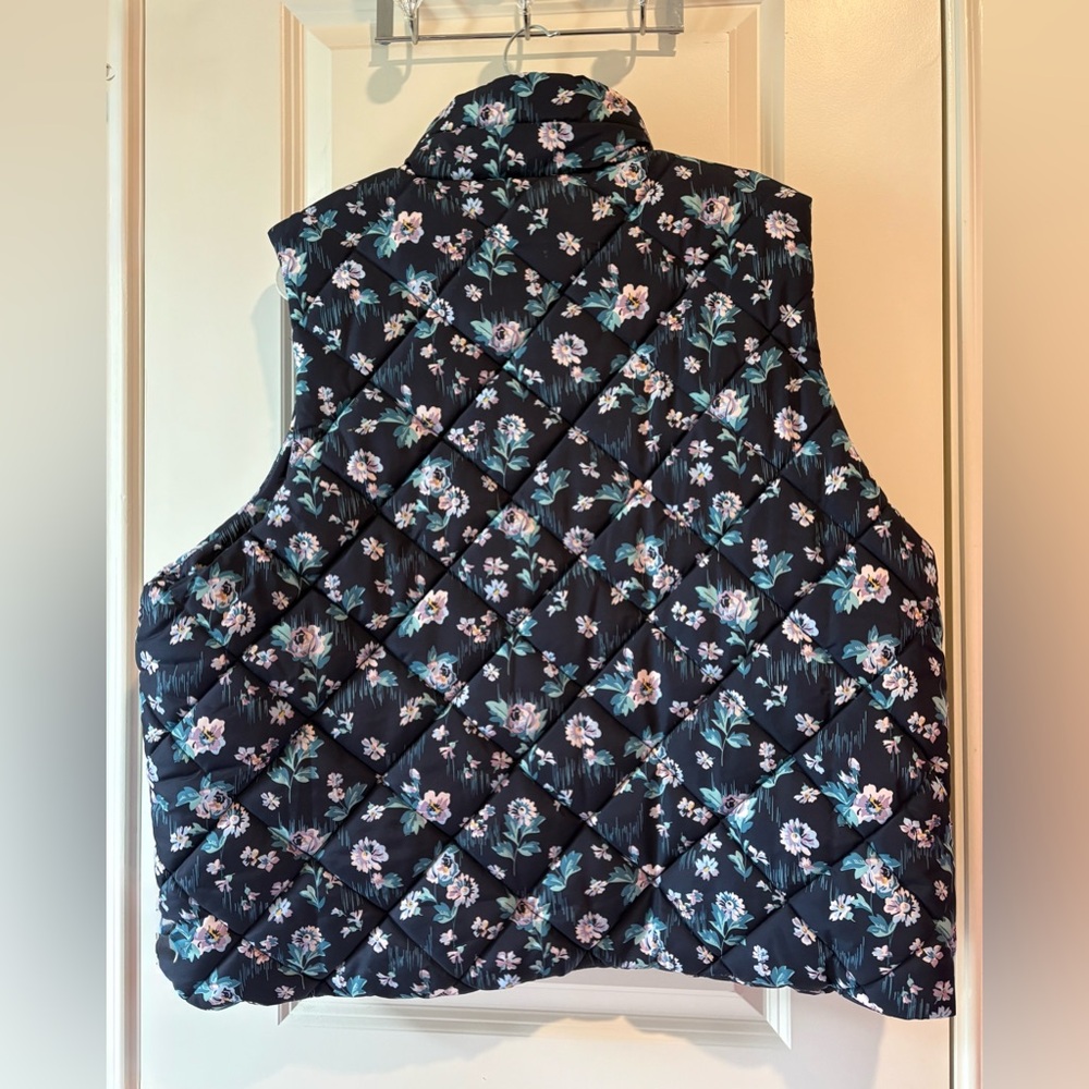Vera Bradley Puffer Vest Tartan Plaid Navy Garden pattern - Picture 3 of 8